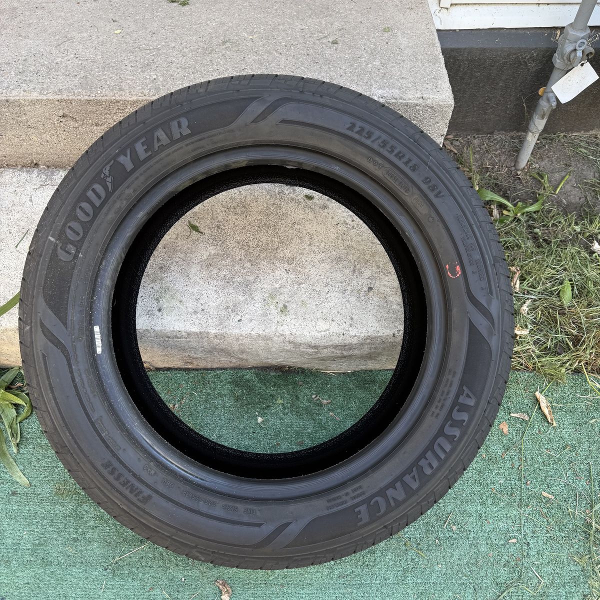 Set of 4 BRAND NEW Goodyear Assurance Finesse Tires - 225/55R18