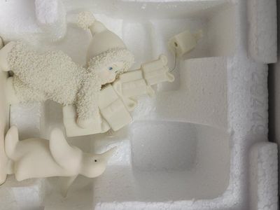 Department 56 Snowbabies I Have Lots To Give Figurine in Original Box