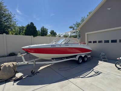 2005 Yamaha AR230 23' Jet Boat Open bow