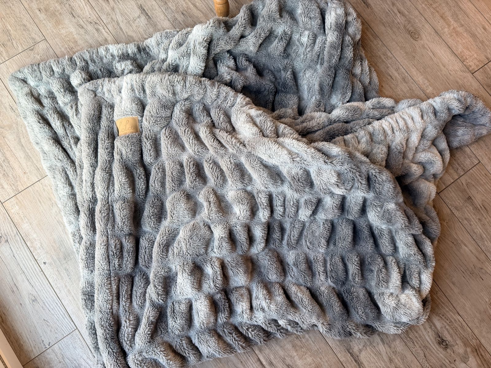 Lola Blankets Original Medium Luxury Faux Fur Throw Blanket Gray