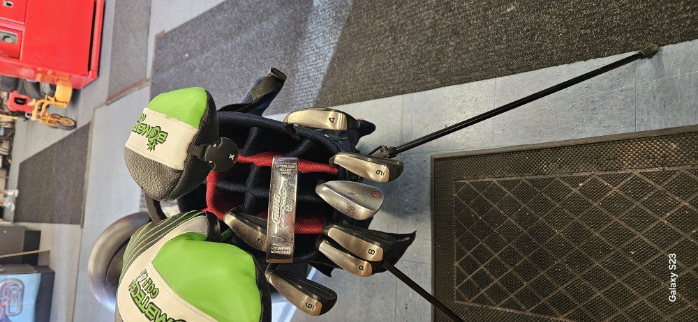 Bomb Tech driver & 3 wood. Wedges