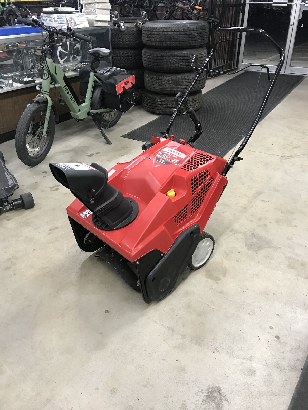 TROY-BILT Squall 2100 Snow Blower 21" 4-cycle Electric start