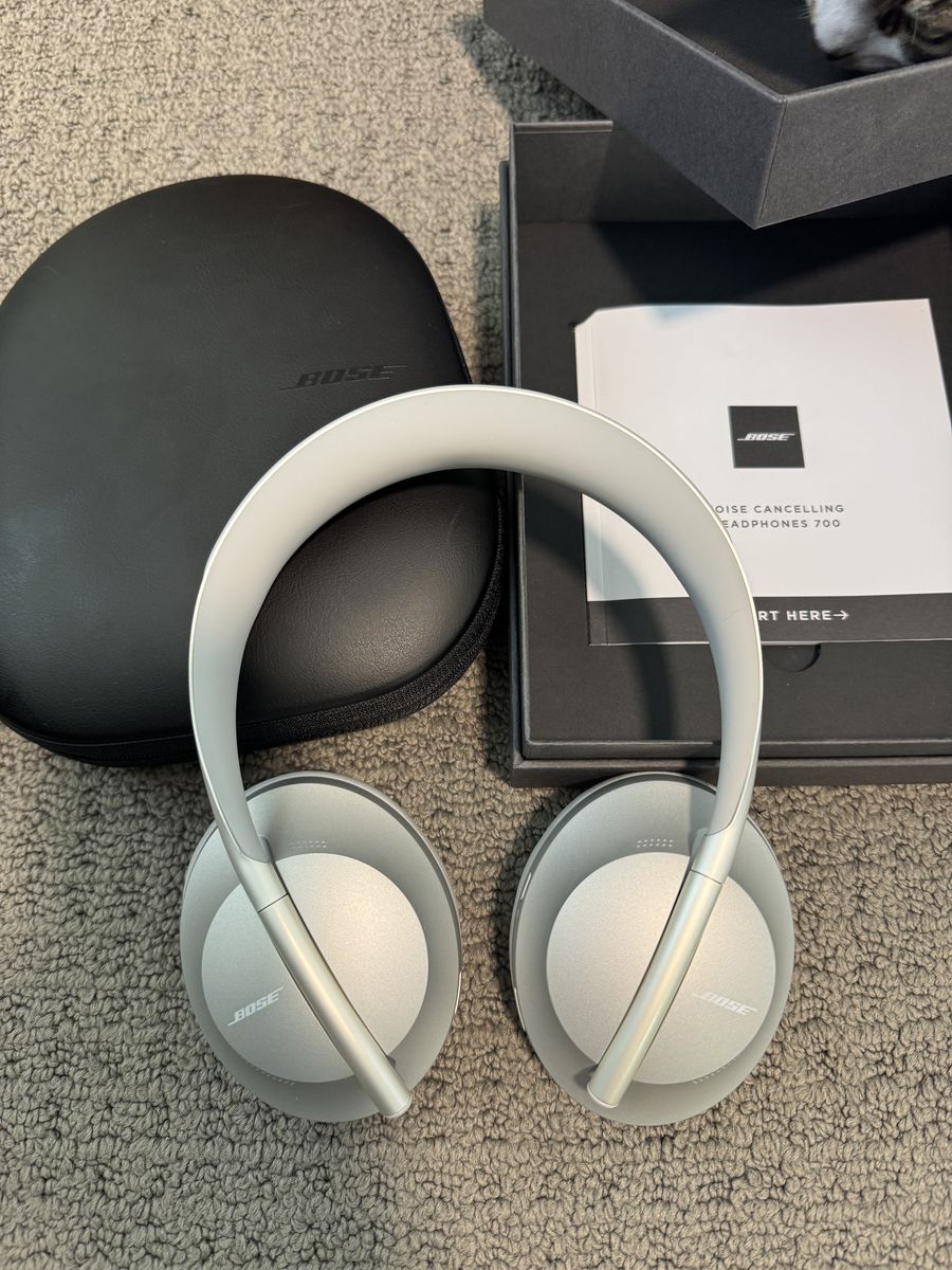 Bose 700 Noise-Cancelling Bluetooth Headphones