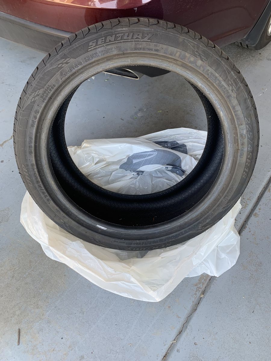 225/45ZR18 Tire