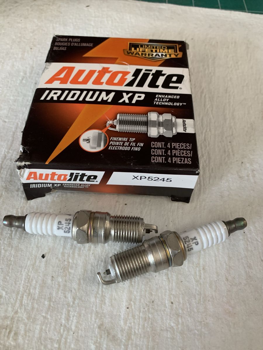 Autolite Iridium XP Spark Plugs - XP5245 (Box of 4, 2 Used, 2 New)