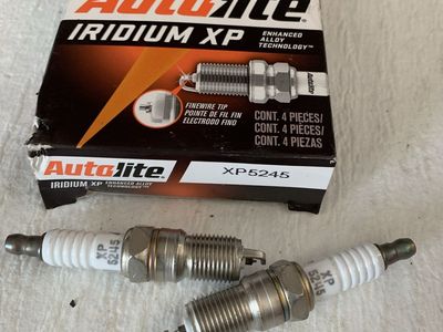 Autolite Iridium XP Spark Plugs - XP5245 (Box of 4, 2 Used, 2 New)