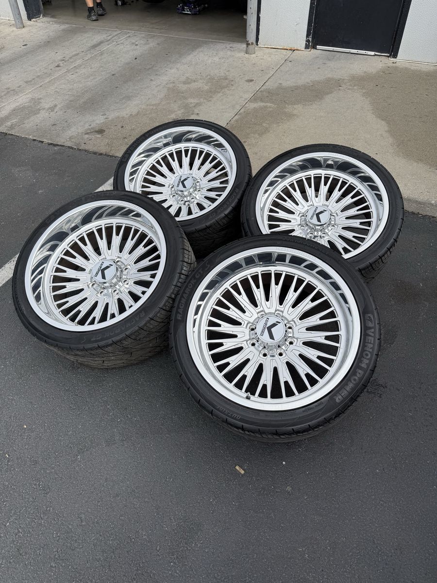 BRAND NEW 24x12 kg1 forged “allure”/ 33x13.50r24 venom streets
