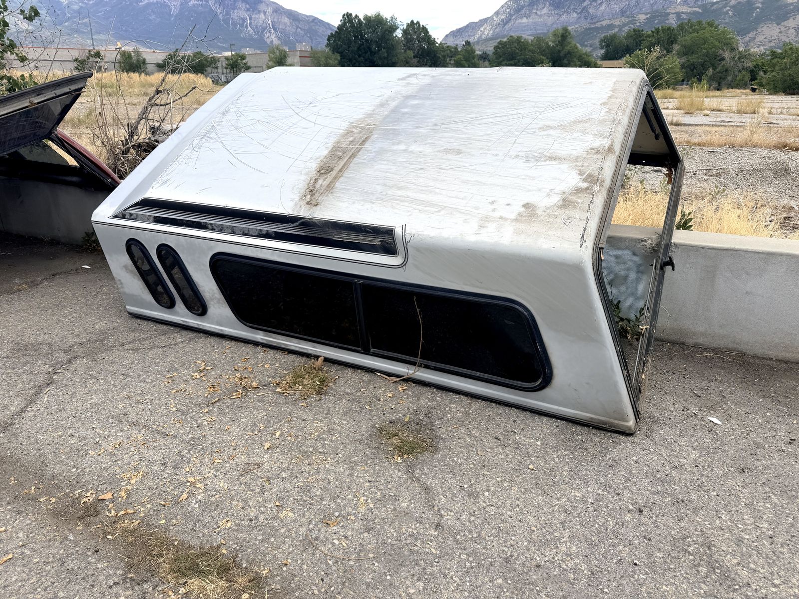 Free - 8 foot Truck camper bed top shell - FREE