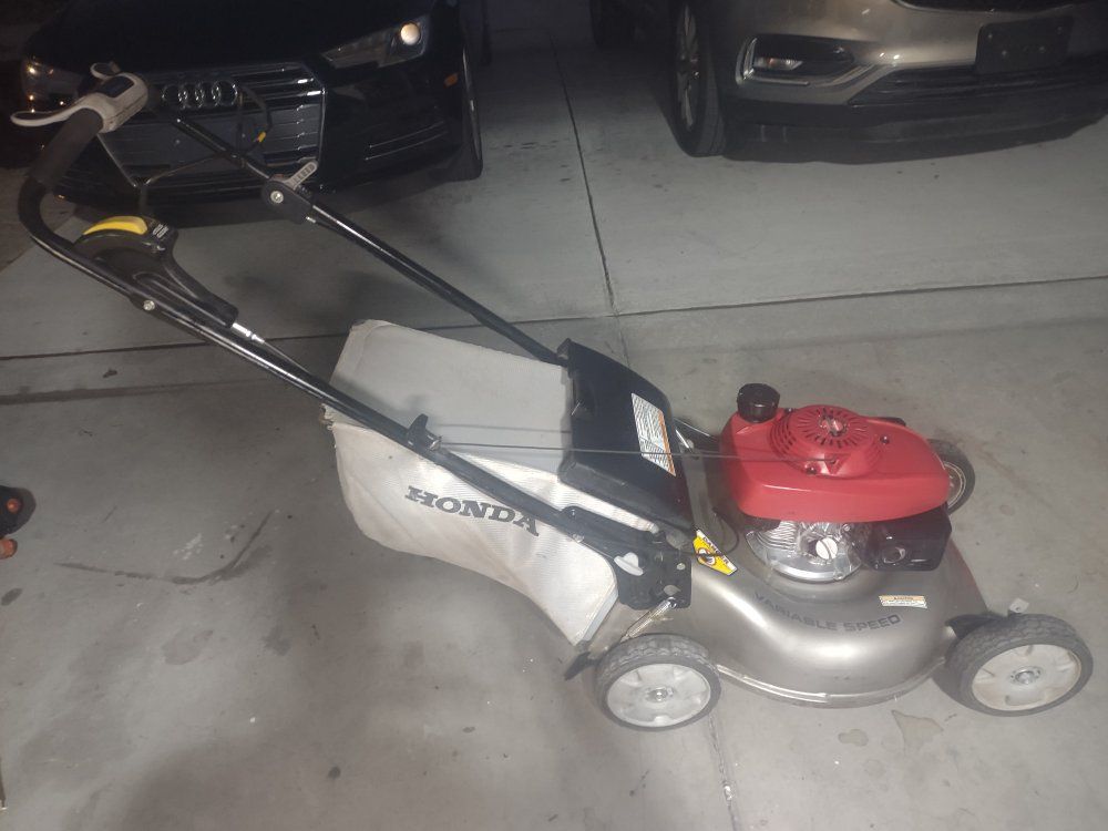 Lawn mower "Honda" self-propelled
