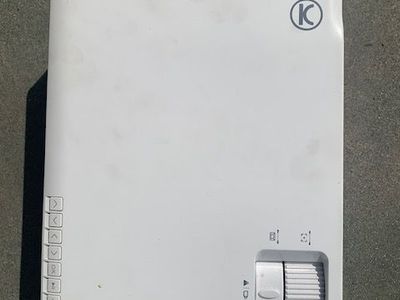 Vankyo Video HD Mini Projector with Carrying Case - White and gray