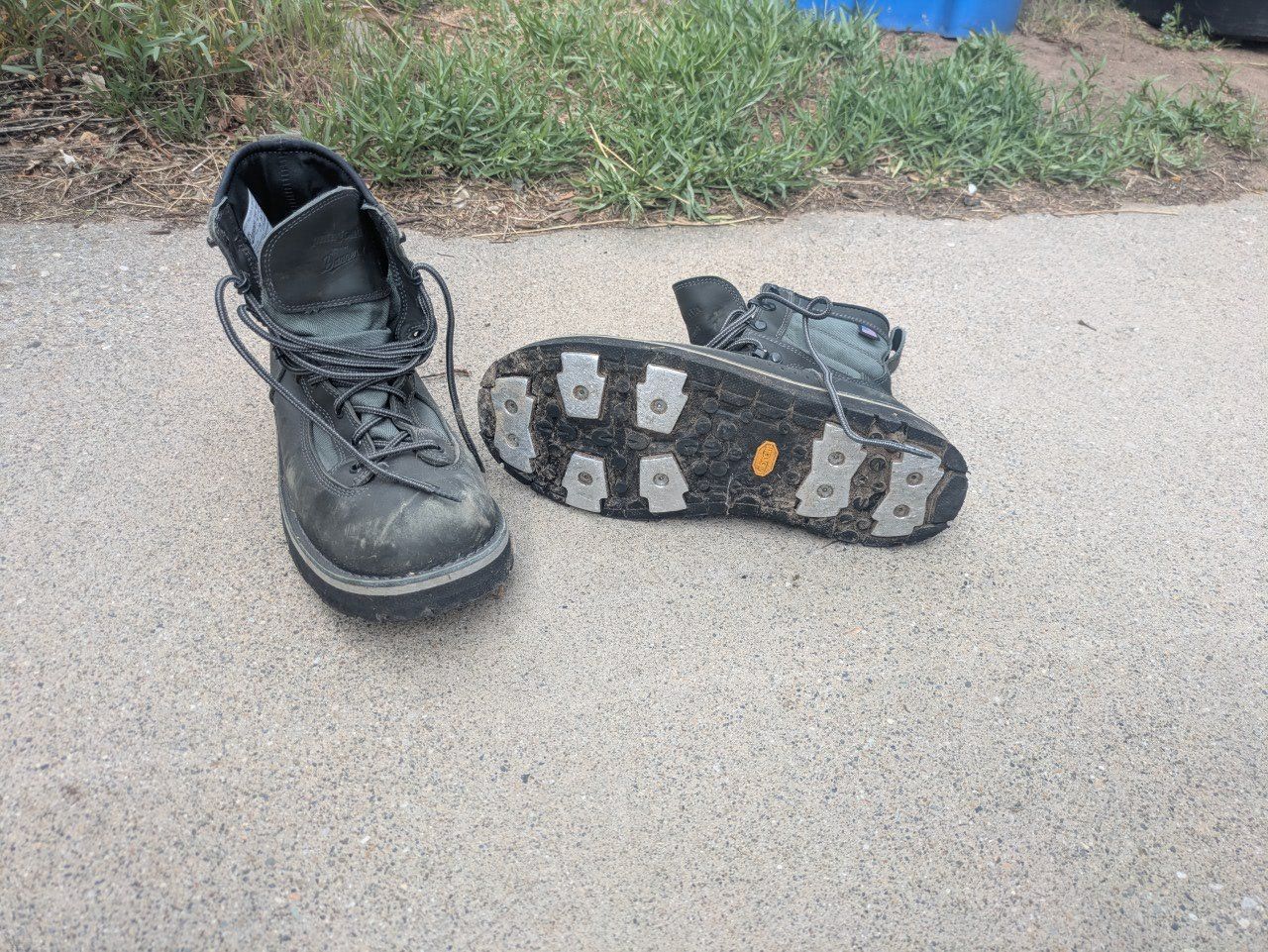 Patagonia/Danner wading fly fishing boot- metal/ rubber traction