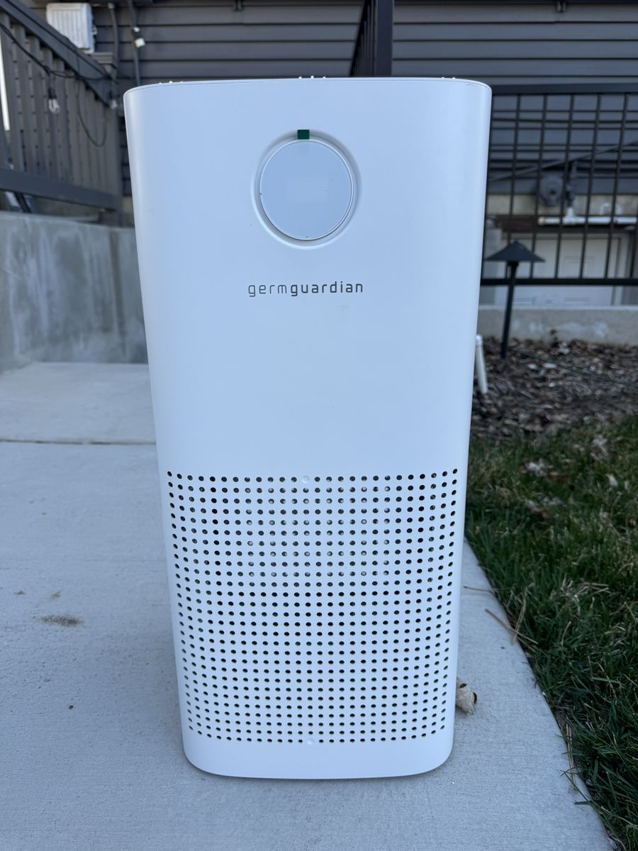 Barely Used GermGuardian HEPA Air Purifier(AC5109W) - Retails for $250