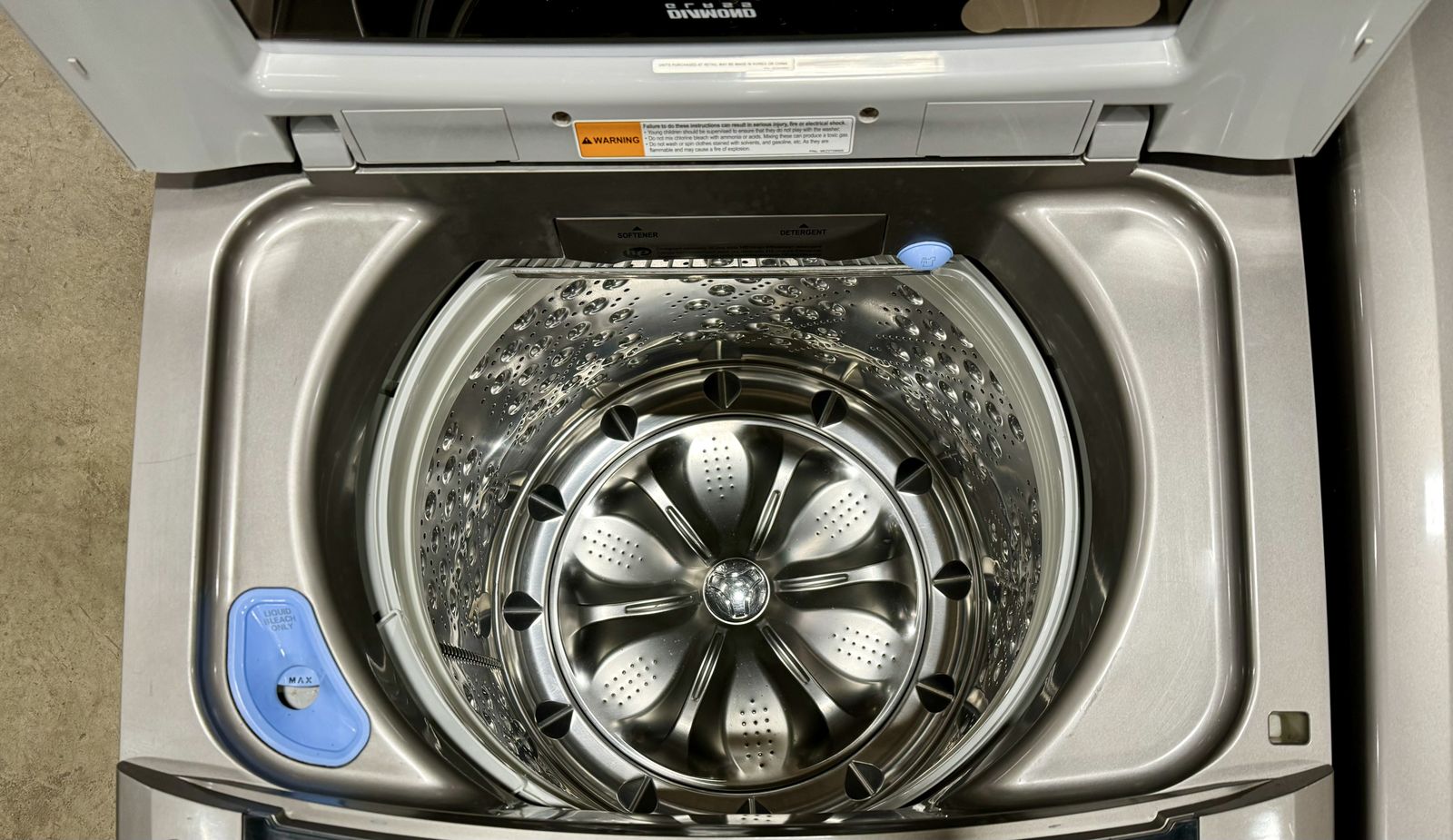 Main image 3