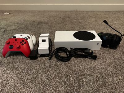 Xbox Series S Bundle