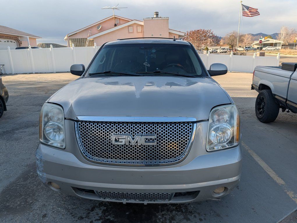 2008 GMC YUKON Denali