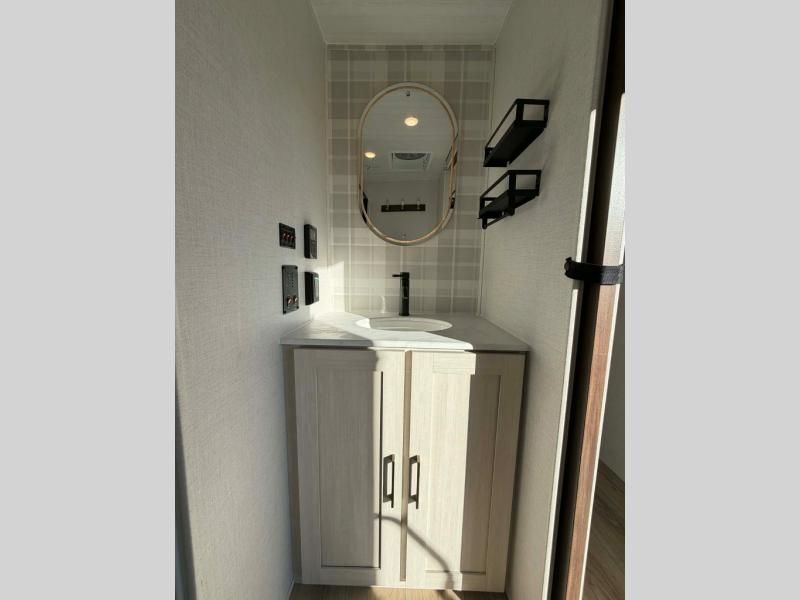 Main image 19