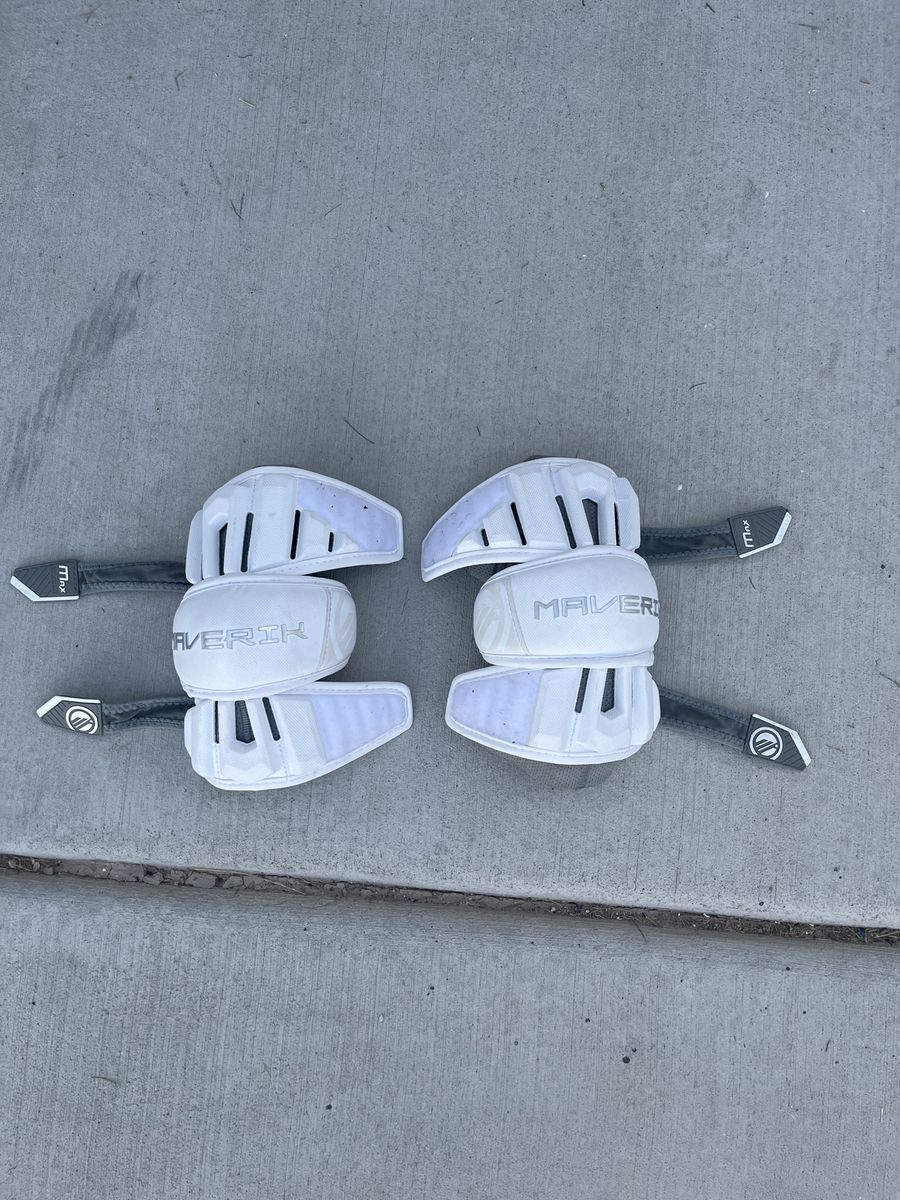 Maverik Max Lacrosse Arm Pads White/Grey Adult medium