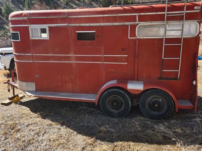 2 horse trailer with large tack room