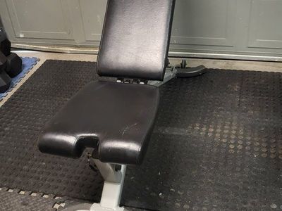 Weight bench