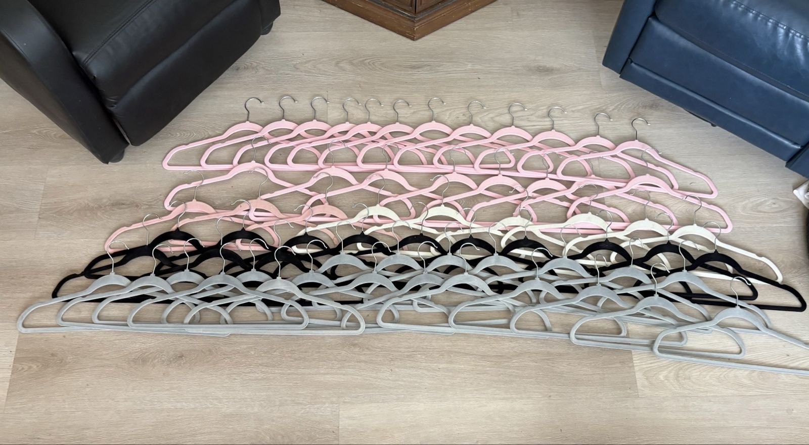 Hangers, flocked