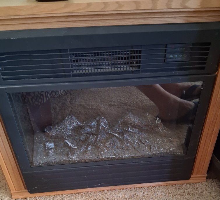 Electric Fireplace - Realistic Flame Effect & Supplemental Heat, Great Condition