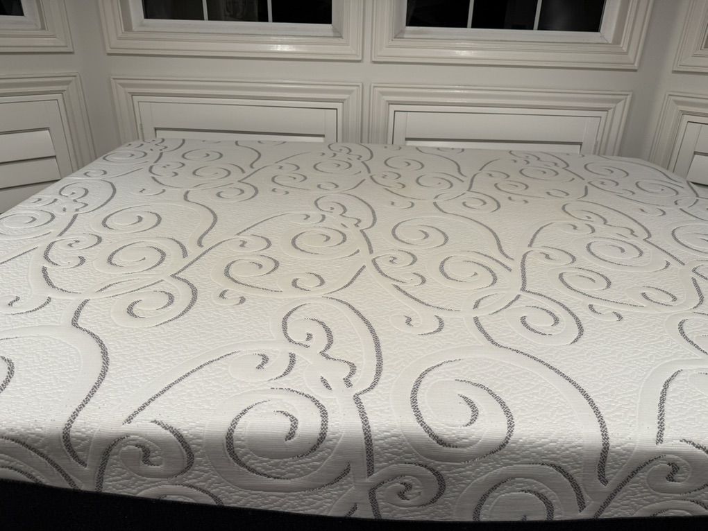 14 Heavy Queen Mattress! Only $200