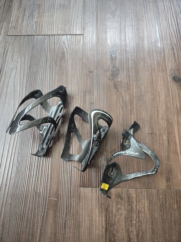 Carbon bottle cages