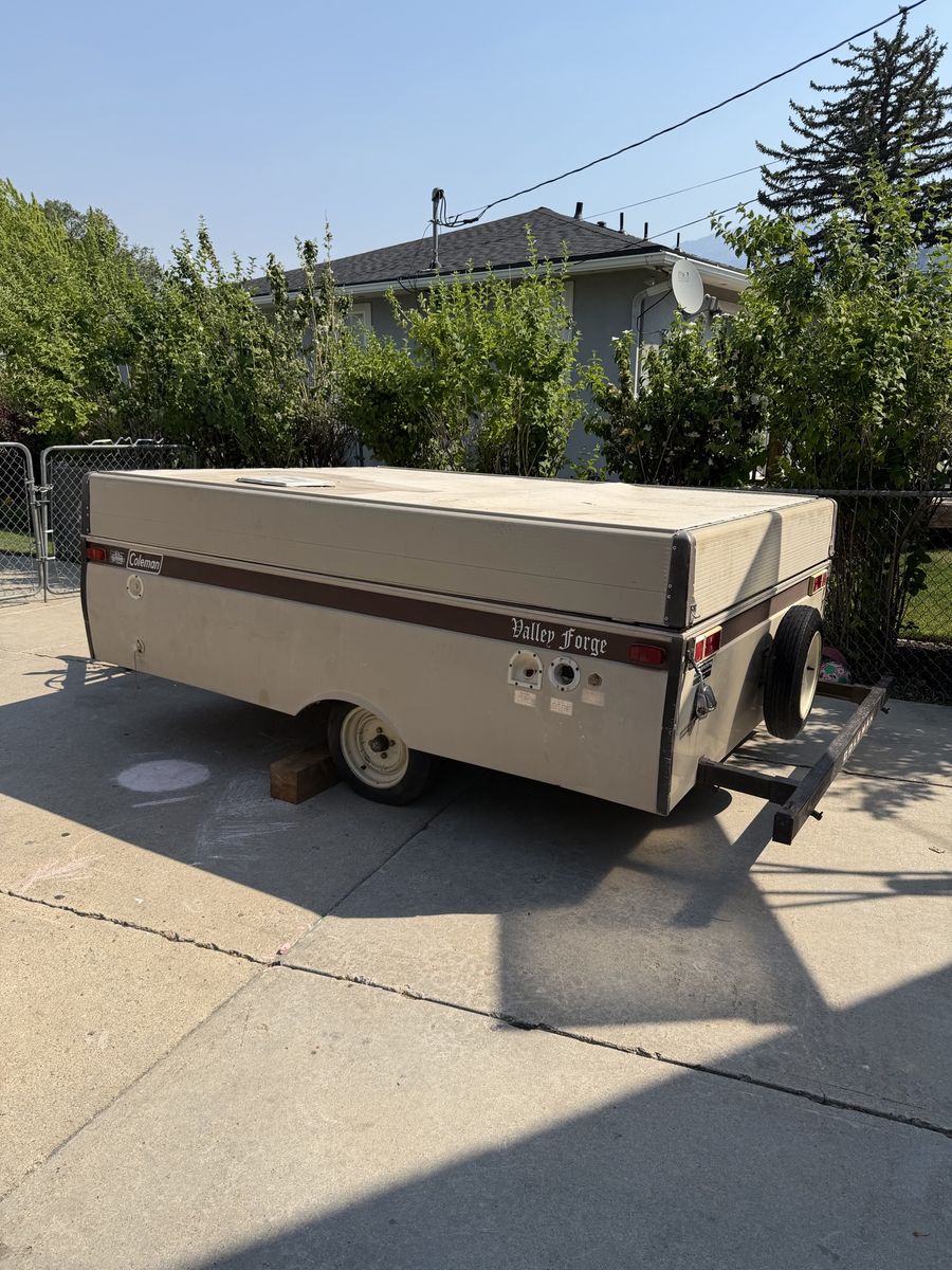 Coleman Valley Forge Pop up Trailer