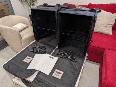 2 Heated pizza delivery carriers with Rack and heating elements - used once