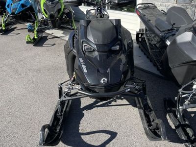 2023 SKI-DOO Summit Edge 850 E-TEC Timeless Black