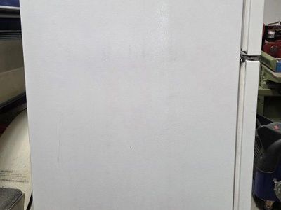 Maytag M1TXEMMWW03 Top Freezer Refrigerator - White, 21 TF A, Mfg. 06/10
