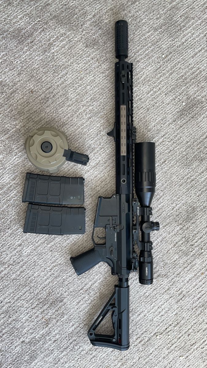 Black SR - 25 Airsoft Rifle with Scope 2x mags and Drum/Magazine
