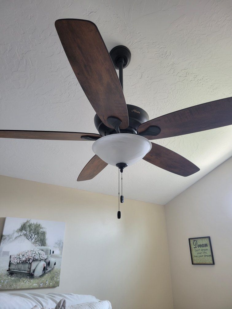 Hunter Ceiling Fan 5 Wood Grain Blades Frosted Glass Bowl Light Kit Bronze Finish 52 inch