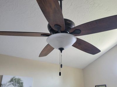 Hunter Ceiling Fan 5 Wood Grain Blades Frosted Glass Bowl Light Kit Bronze Finish 52 inch
