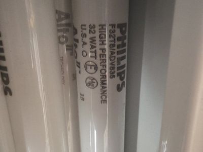 Philips F34T12/CW/RS/EW & F32T8/ADV835 Fluorescent Light Bulbs - 34W & 32W - Mixed Lot