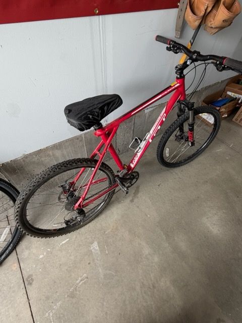 GT Avalanche 3.0 Mountain Bike