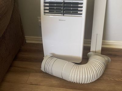 Shinco Portable Room Air Conditioner with Exhaust Hose & Window Kit