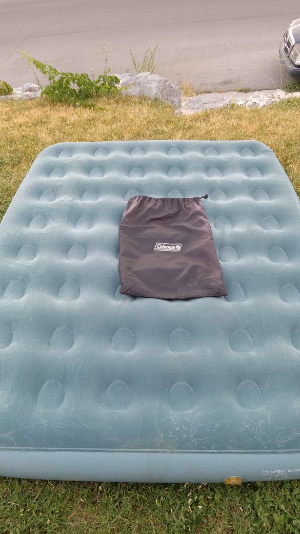 Coleman QuickBed Inflatable Air Mattress (Double/Full Size) – Clean & Holds Air