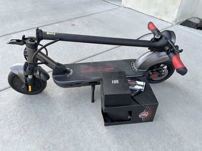 NEW Fiat 500W Electric Scooter + Helmet + Lock | 20 MPH | 21-Mile Range | Foldable