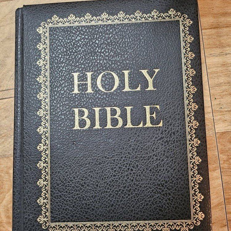 1976 Christian Study Bible