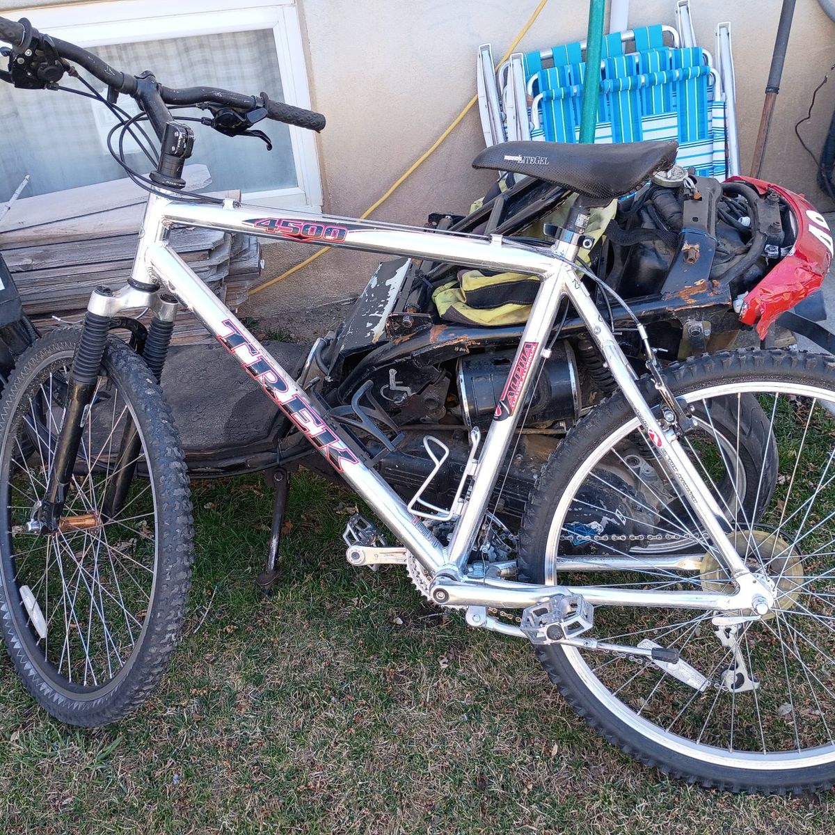 yardsale mapleton may 16th, sat. 130w 1600n  .  ... 530a.m.