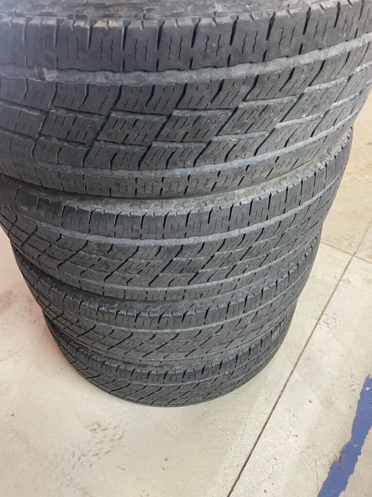 225/65R17 Toyo Open Country HT2