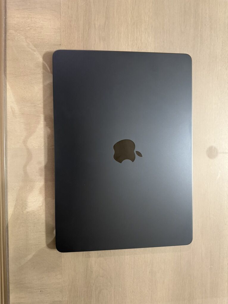 Apple MacBook Pro M2