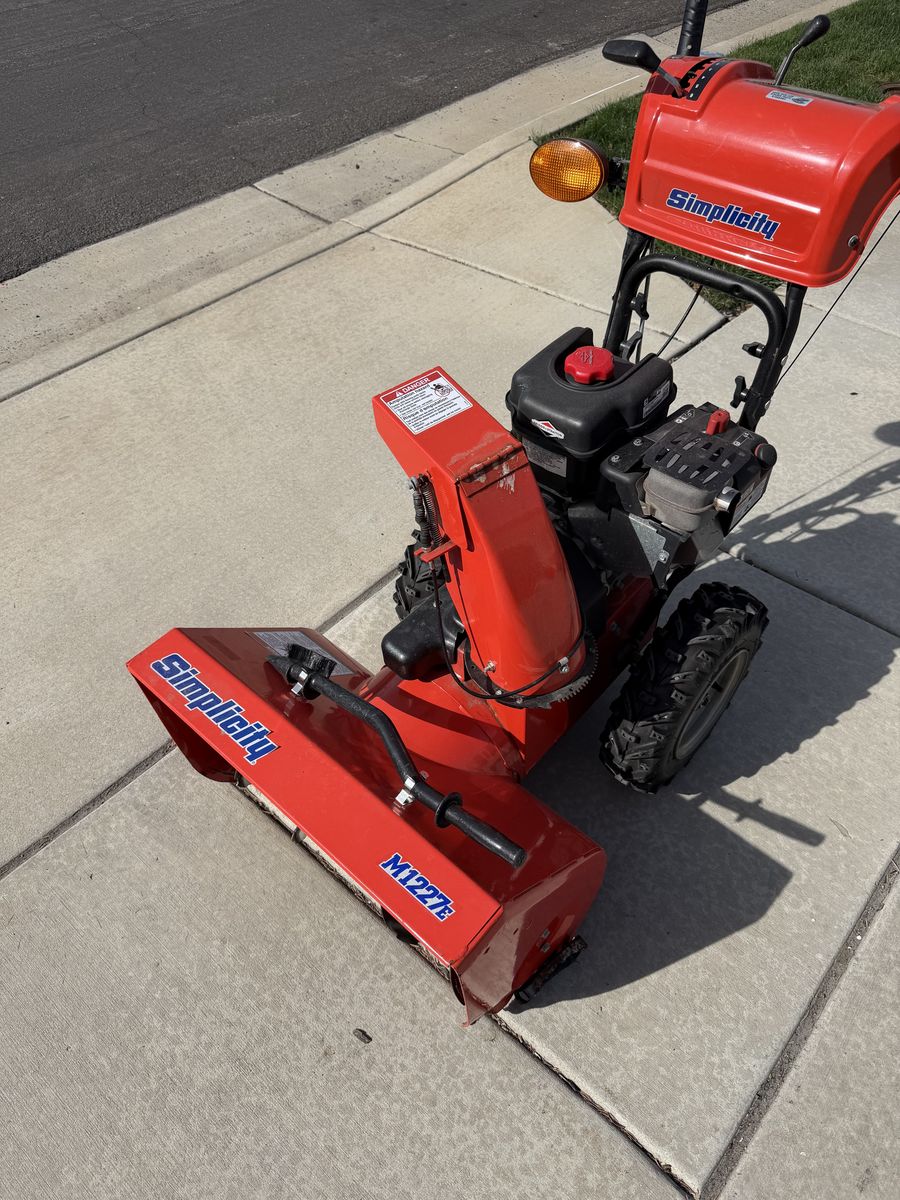 Simplicity 27” snowblower m1227e