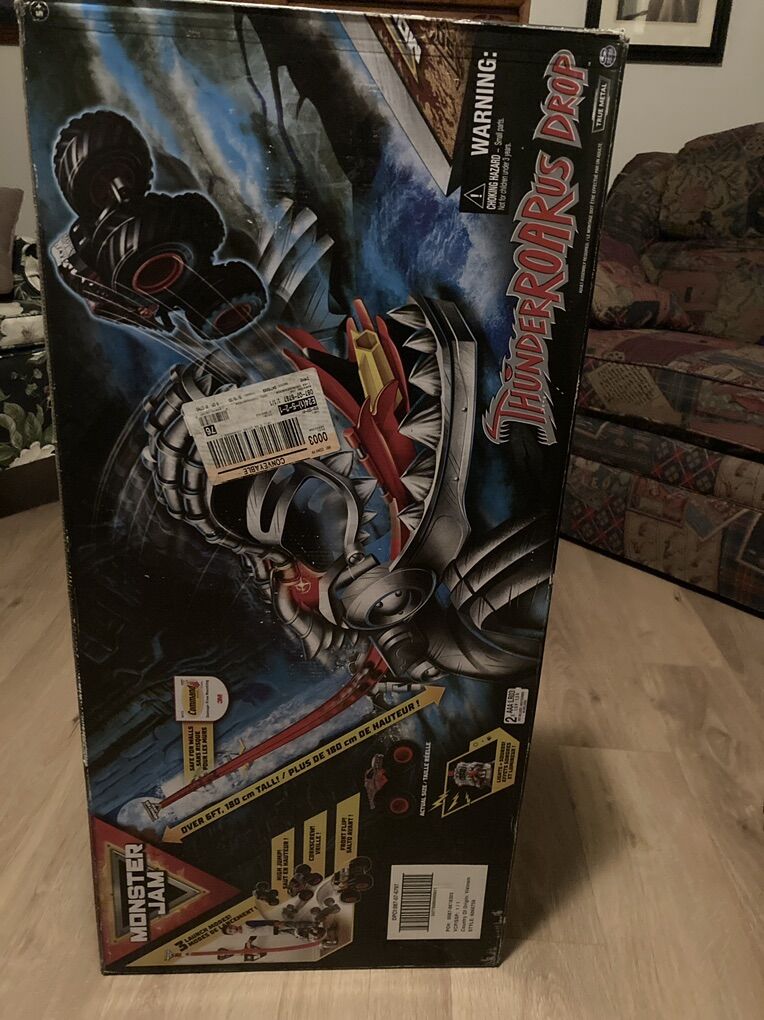 Monstwr Jam Thunderoarus Drop Playset