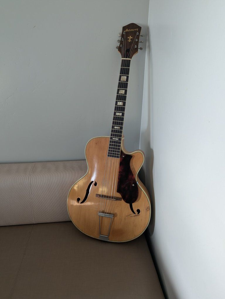 Harmony Brilliant 1957 (All Solid Wood)
