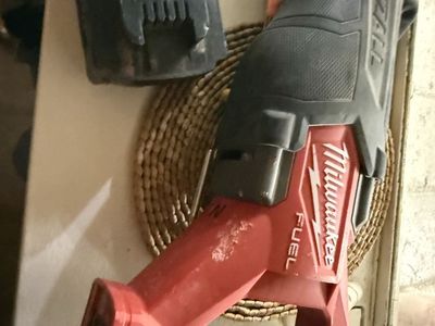Milwaukee SAWZALL FUEL Cordless Reciprocating Saw with Battery - Red/Black Power Tool