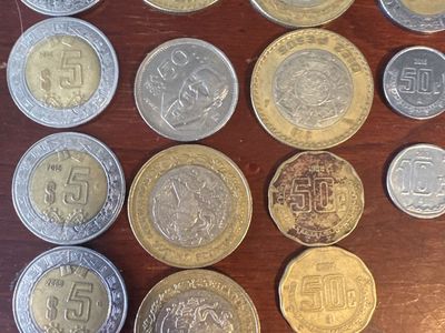 Lot of 17 Mexican Coins - Vintage 1988 $50 Benito