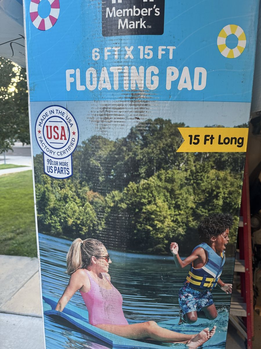Member's Mark 6 ft x 15 ft Floating Pad - Dual Layer Lake Mat