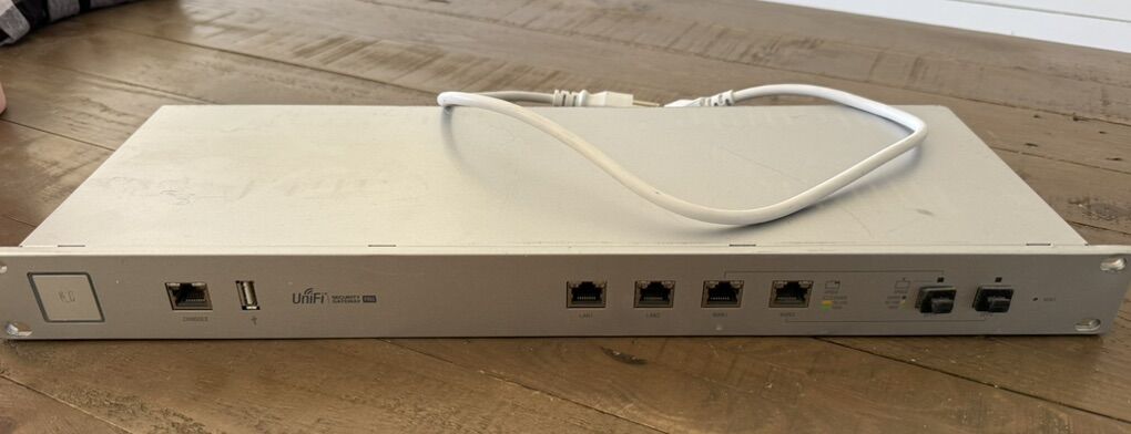 Ubiquiti Unifi USG Pro 4